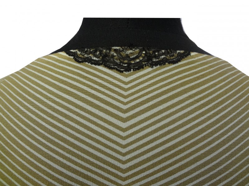 Модная блузка оверсайз с длинными рукавами и поясом